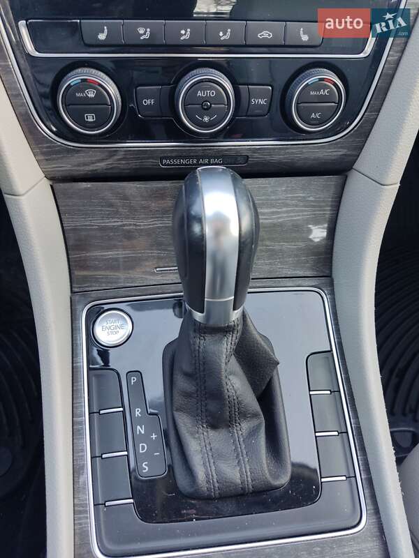 Седан Volkswagen Passat 2016 в Полонном