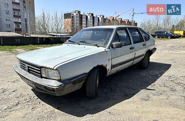 Хэтчбек Volkswagen Passat 1986 в 