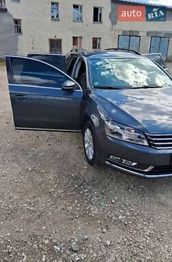 Універсал Volkswagen Passat 2011 в Яремчі