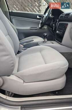 Седан Volkswagen Passat 2003 в 