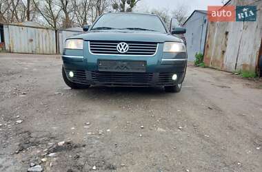 Універсал Volkswagen Passat 2001 в 