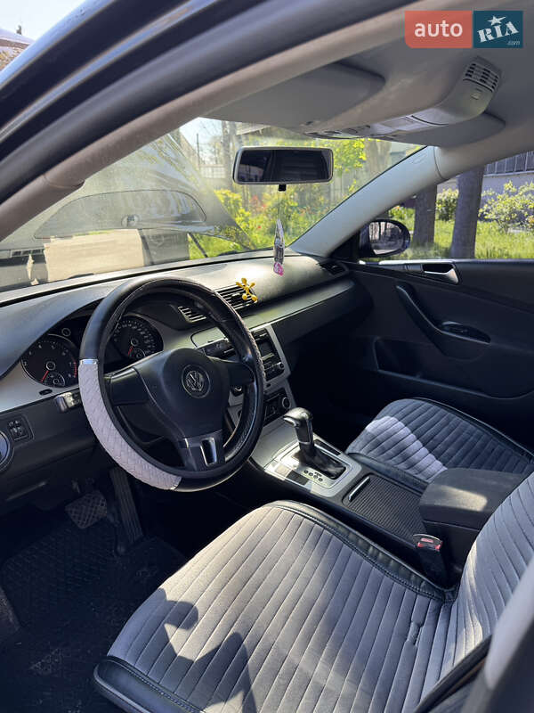 Седан Volkswagen Passat 2010 в Одесі