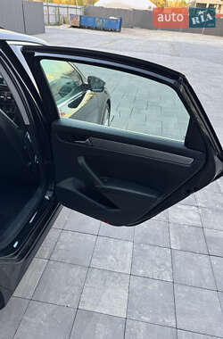 Седан Volkswagen Passat 2014 в 