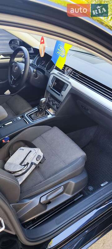 Универсал Volkswagen Passat 2015 в Тернополе