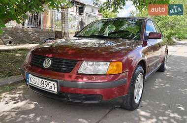 Седан Volkswagen Passat 1997 в Первомайске