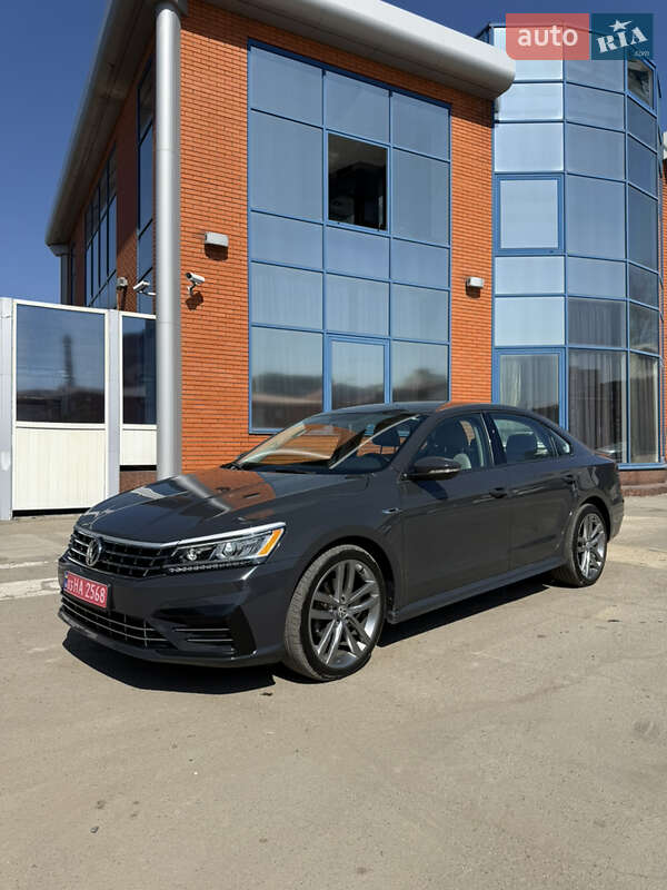 Седан Volkswagen Passat 2017 в 