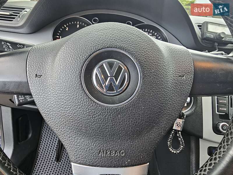 Универсал Volkswagen Passat 2009 в Стрые