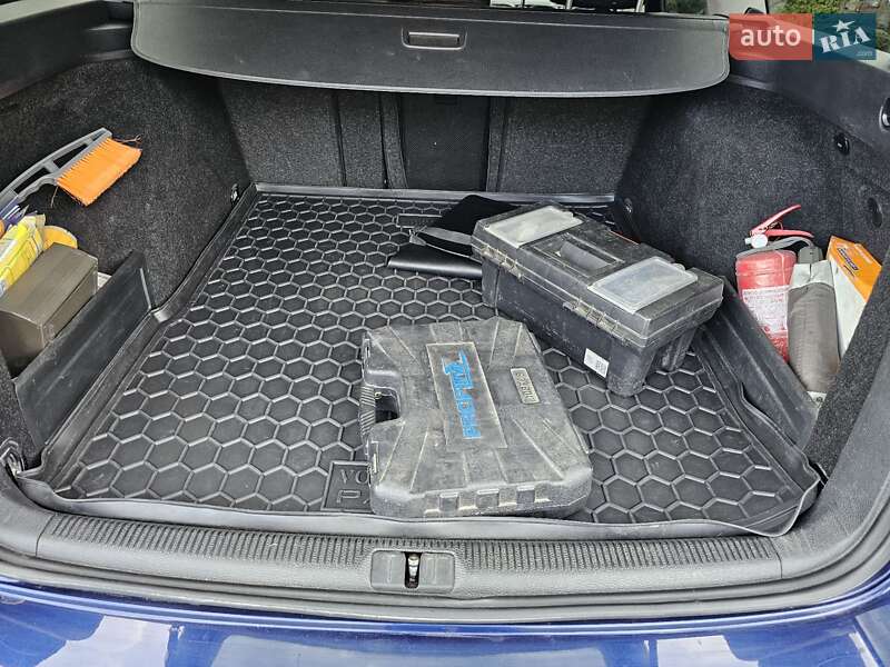 Универсал Volkswagen Passat 2009 в Стрые