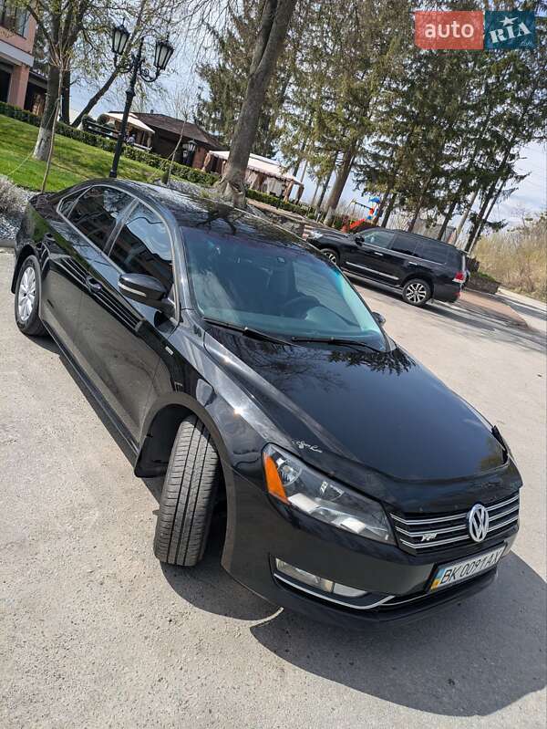 Седан Volkswagen Passat 2013 в Сарнах