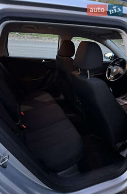 Універсал Volkswagen Passat 2009 в 