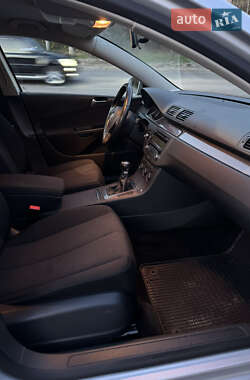 Універсал Volkswagen Passat 2009 в 