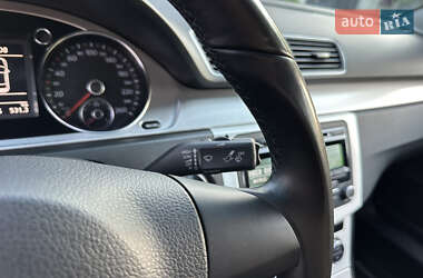 Седан Volkswagen Passat 2012 в 