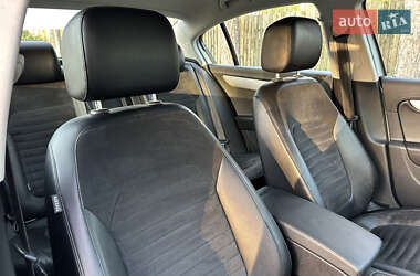 Седан Volkswagen Passat 2012 в 