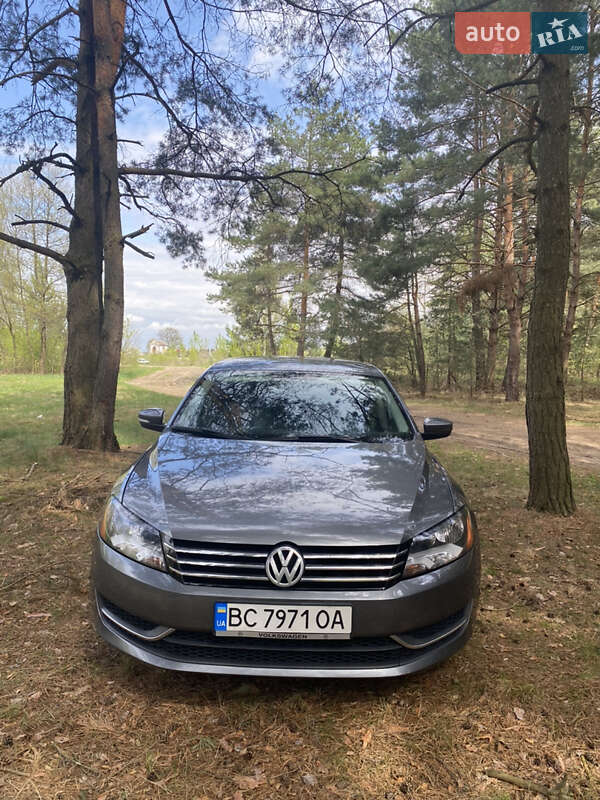 Седан Volkswagen Passat 2015 в Жовкве