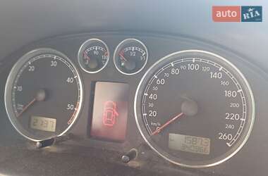Універсал Volkswagen Passat 2004 в 