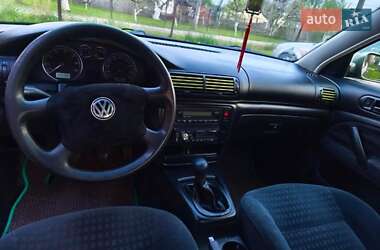 Седан Volkswagen Passat 2001 в 