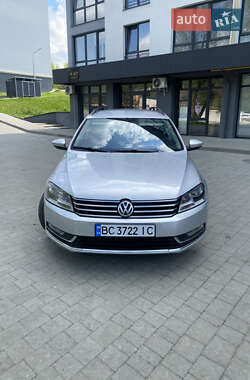 Универсал Volkswagen Passat 2011 в 