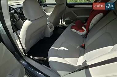 Седан Volkswagen Passat 2017 в 
