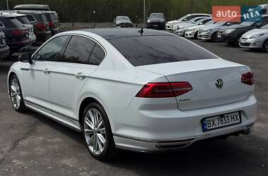 Седан Volkswagen Passat 2017 в 