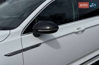 Седан Volkswagen Passat 2017 в 