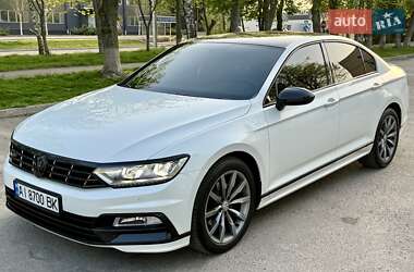 Седан Volkswagen Passat 2017 в Киеве