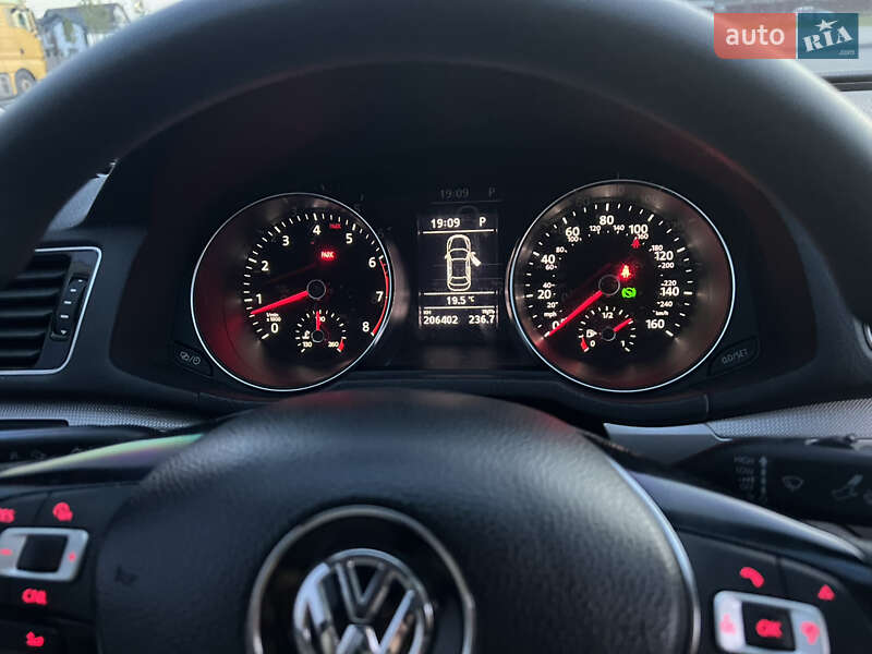 Седан Volkswagen Passat 2016 в Києві