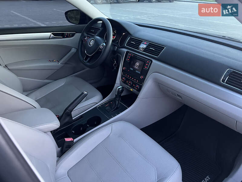 Седан Volkswagen Passat 2016 в Києві