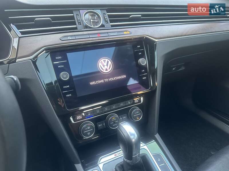Седан Volkswagen Passat 2018 в Виннице