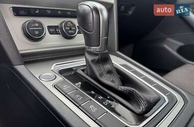 Седан Volkswagen Passat 2015 в 