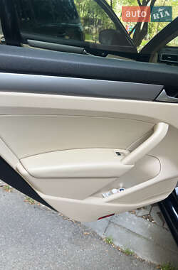 Седан Volkswagen Passat 2015 в 