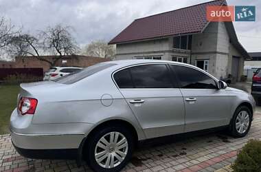 Седан Volkswagen Passat 2005 в 