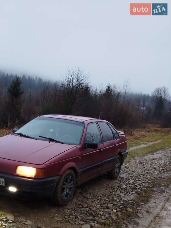 Седан Volkswagen Passat 1990 в Львові