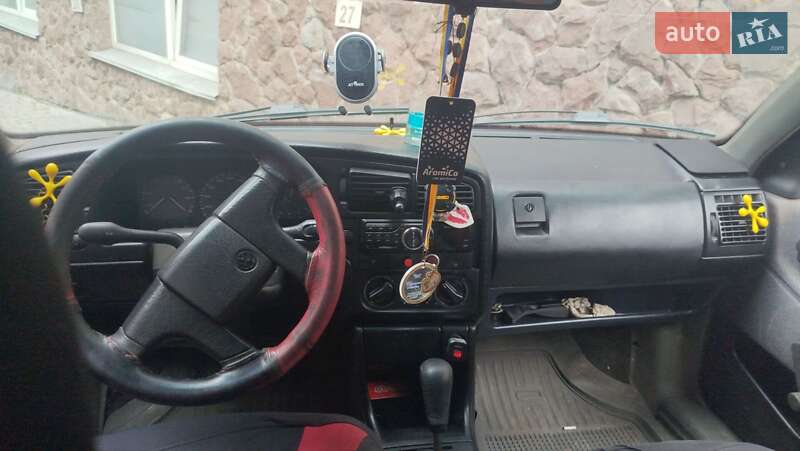 Седан Volkswagen Passat 1990 в Львові