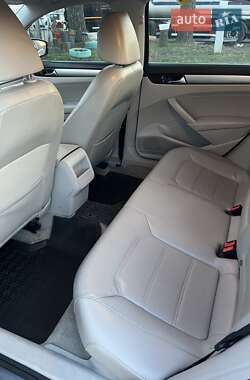 Седан Volkswagen Passat 2013 в 