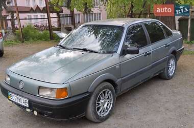 Седан Volkswagen Passat 1988 в 