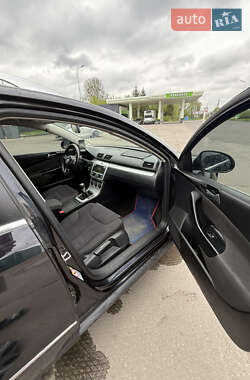 Універсал Volkswagen Passat 2009 в 