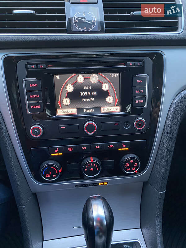 Седан Volkswagen Passat 2012 в Києві