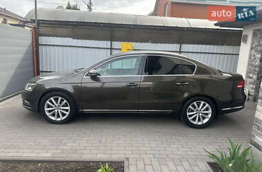 Седан Volkswagen Passat 2012 в Киеве