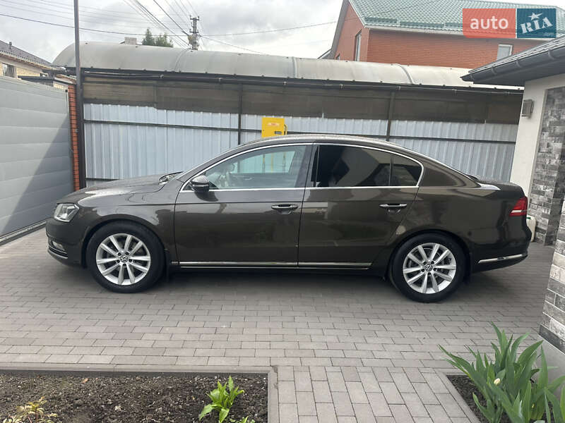 Седан Volkswagen Passat 2012 в 