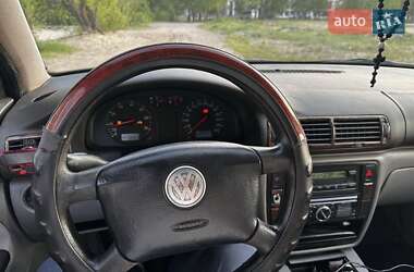 Седан Volkswagen Passat 1996 в 