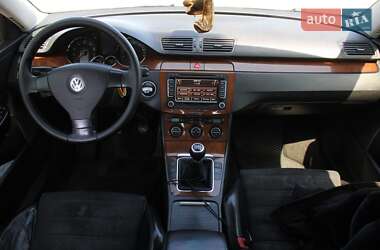 Седан Volkswagen Passat 2006 в 