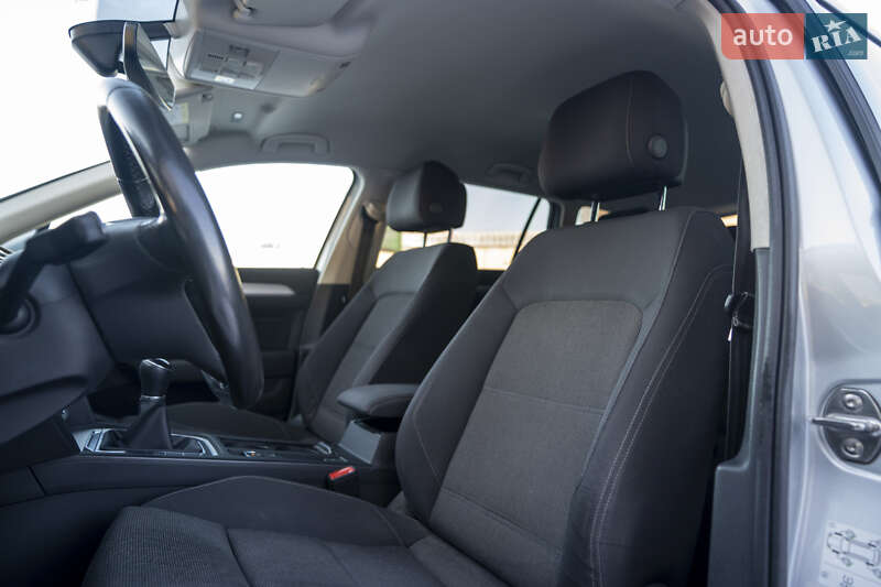 Універсал Volkswagen Passat 2018 в Києві фото 16 Універсал Volkswagen Passat 2018 в Києві