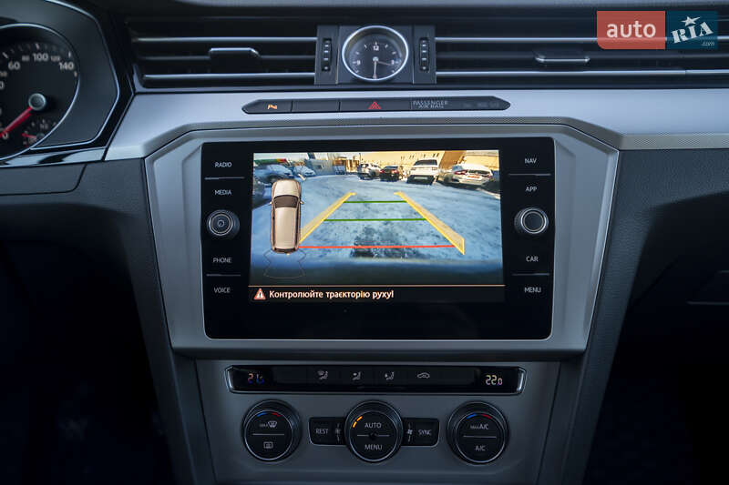 Універсал Volkswagen Passat 2018 в Києві фото 24 Універсал Volkswagen Passat 2018 в Києві