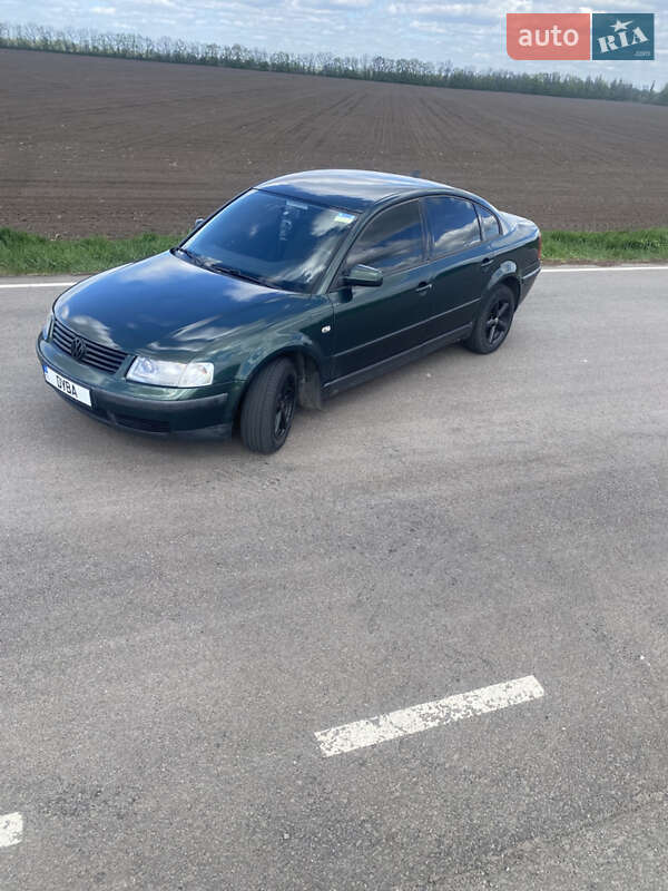 Седан Volkswagen Passat 1998 в Борисполе