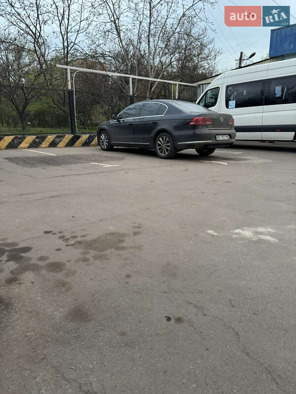 Седан Volkswagen Passat 2010 в Днепре