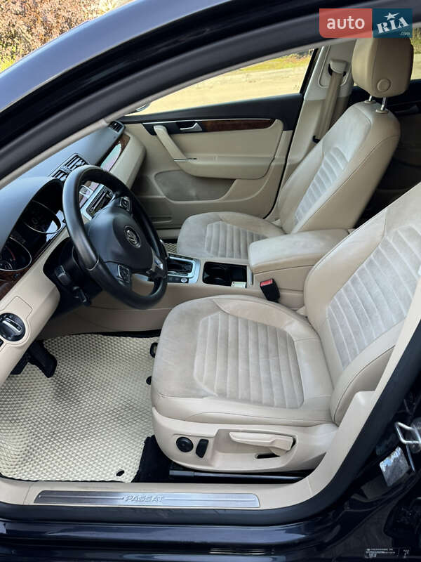 Седан Volkswagen Passat 2010 в Днепре