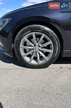 Седан Volkswagen Passat 2015 в 