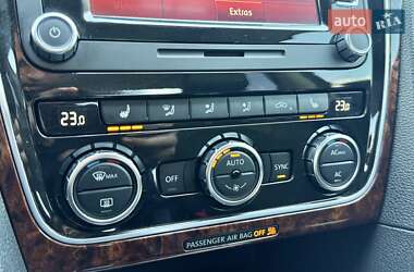 Седан Volkswagen Passat 2012 в 