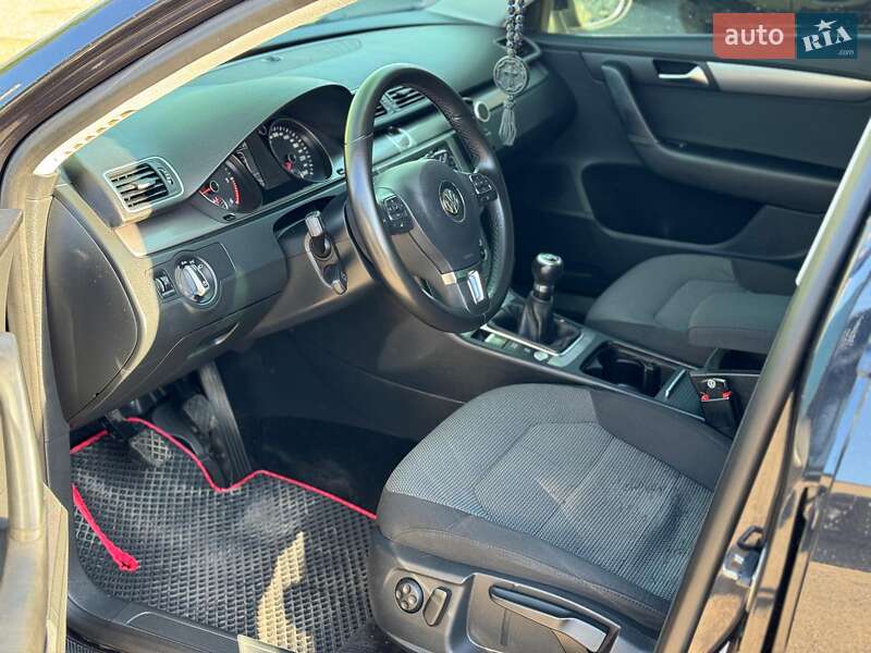 Універсал Volkswagen Passat 2011 в Вінниці