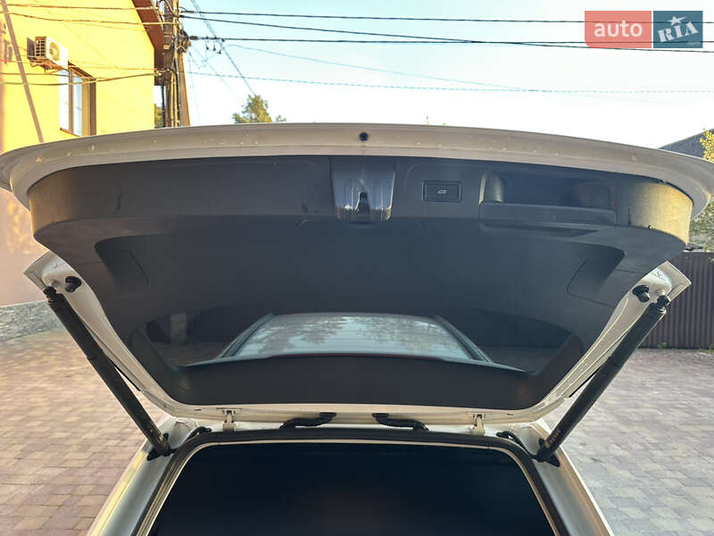 Универсал Volkswagen Passat 2020 в Бродах